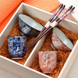 【名入れ 陶器】プレゼント ギフト 有田焼夫婦茶碗・湯のみ・お箸　豪華6点セット　桜満開